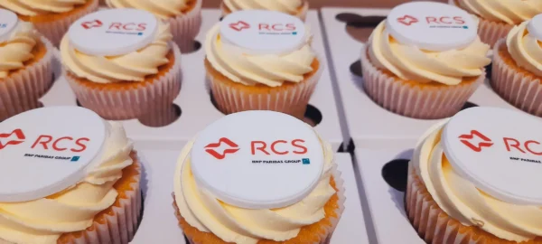 corporate-branded-cupcakes